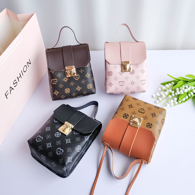 2021New trend lock buckle bag, simple foreign trade small bag, trend printed letter, single shoulder diagonal cross phone bag