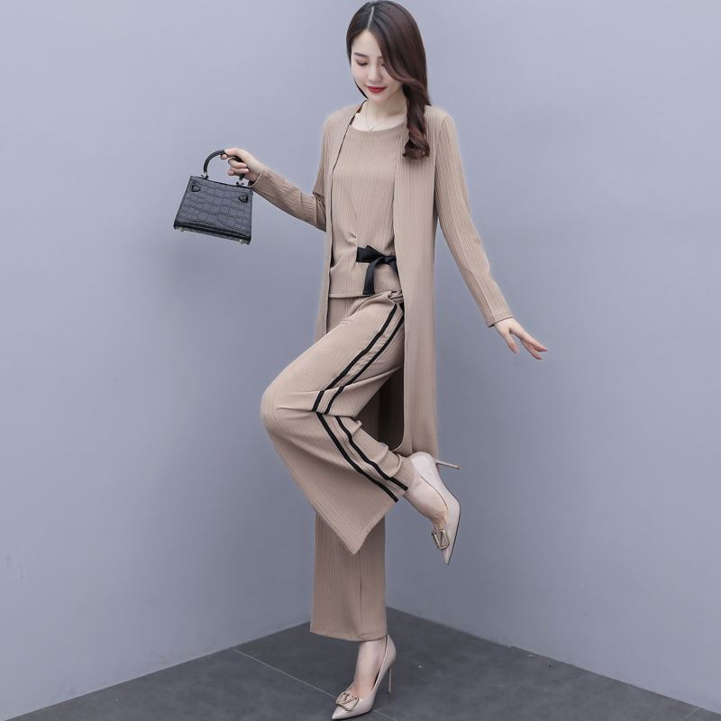 Autumn New Set Women's Wide Leg Pants Temperament Reduce Age and Show Slim and Foreign Style, Royal Sister Light Mature Style Three Piece Set