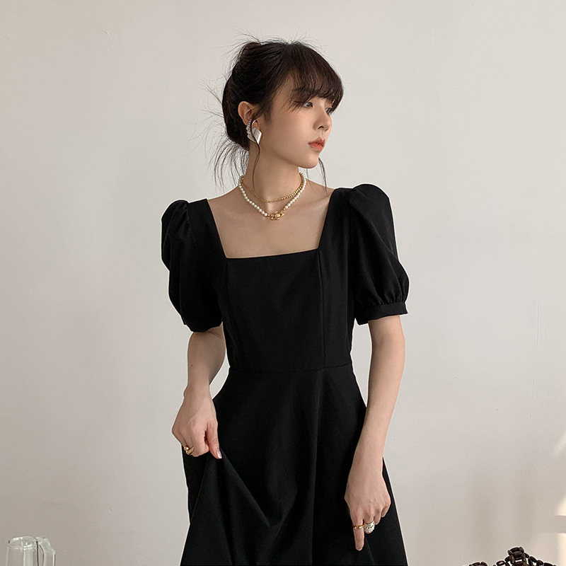 黑色連衣裙女2021夏季新款法式復古氣質方領收腰長款赫本風小黑裙